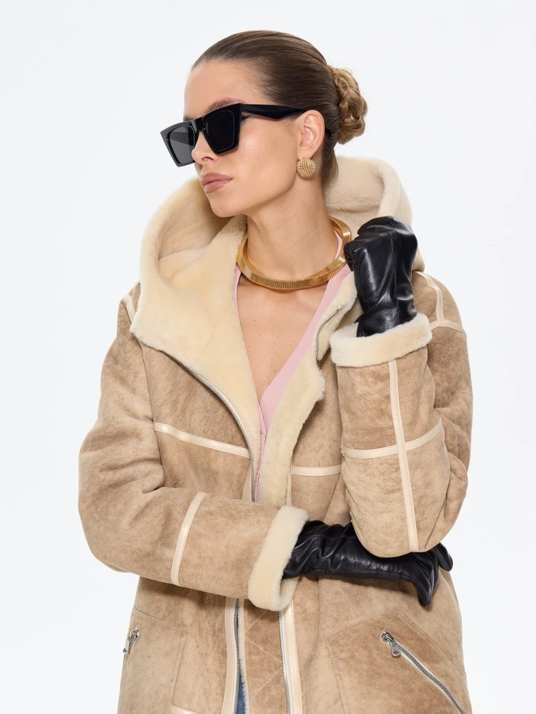 Бежевая женская дубленка с капюшоном 2061, размер 44, артикул 65210-5
