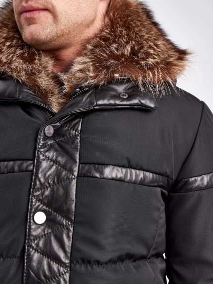 Текстильный зимний мужской пуховик с капюшоном и отделкой меха енота 5468, черный, размер 46, артикул 40870-2