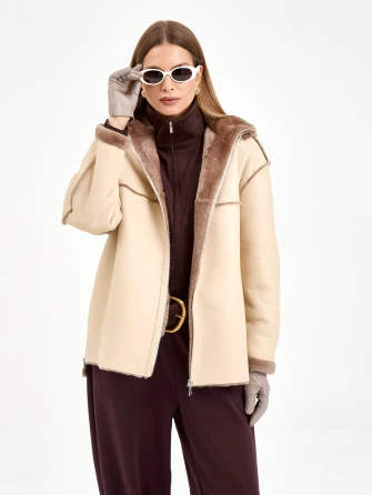 Короткая женская дубленка с капюшоном 2075-0